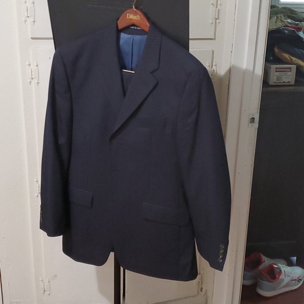 Ralph Lauren Navy Suit 40R x 33w x 29L